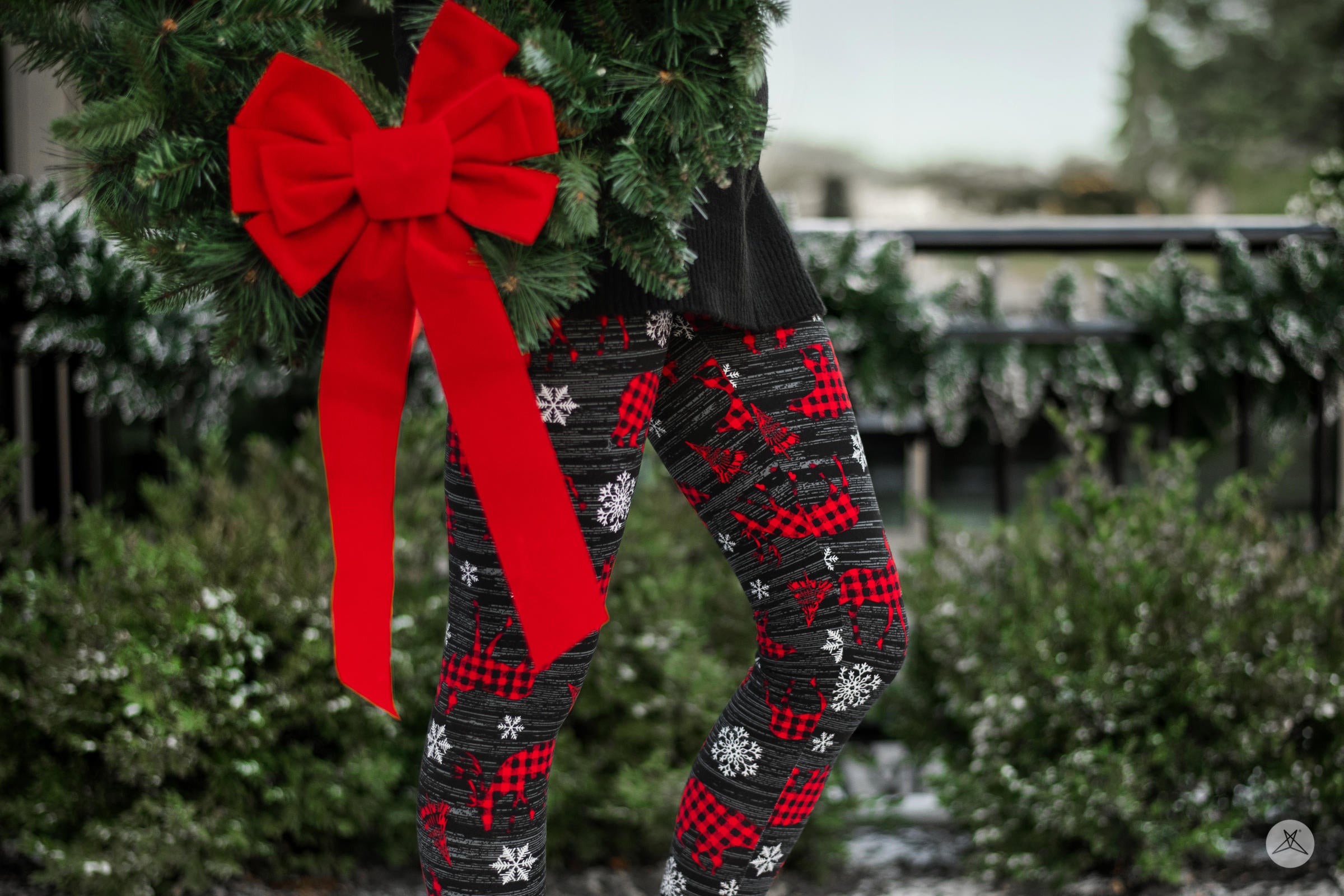 Your Holiday Wardrobe: Christmas Leggings & Festive Pieces For All Your Holiday Happenings