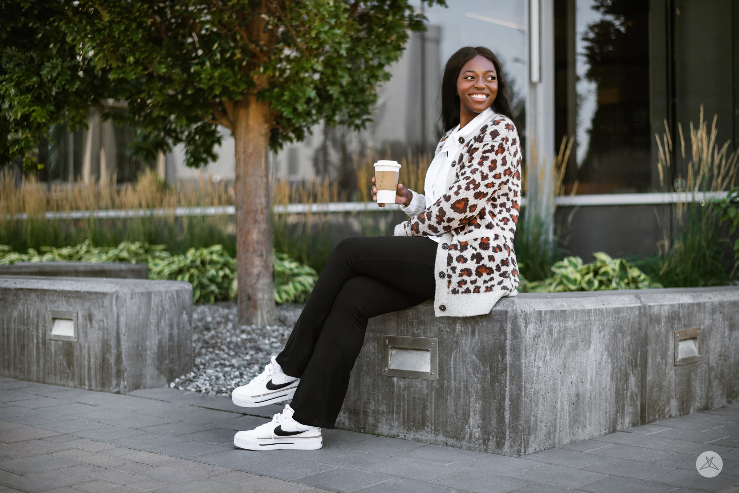 The 90s Are Calling: How To Style Flare Leggings SweetLegs Clothing Inc. The 90s Are Calling: How To Style Flare Leggings SweetLegs Clothing Inc.