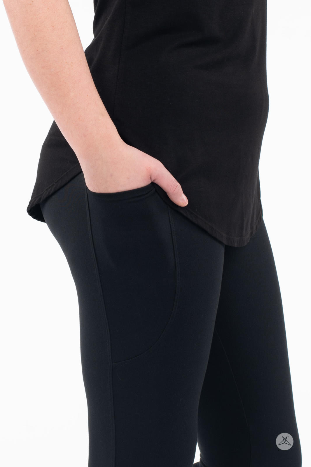 Signature Waist Pocket Crops