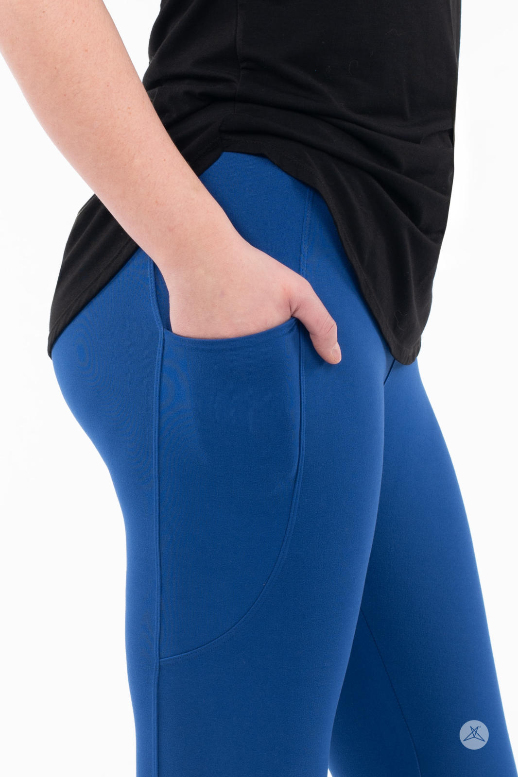 Signature Waist Pocket Crops