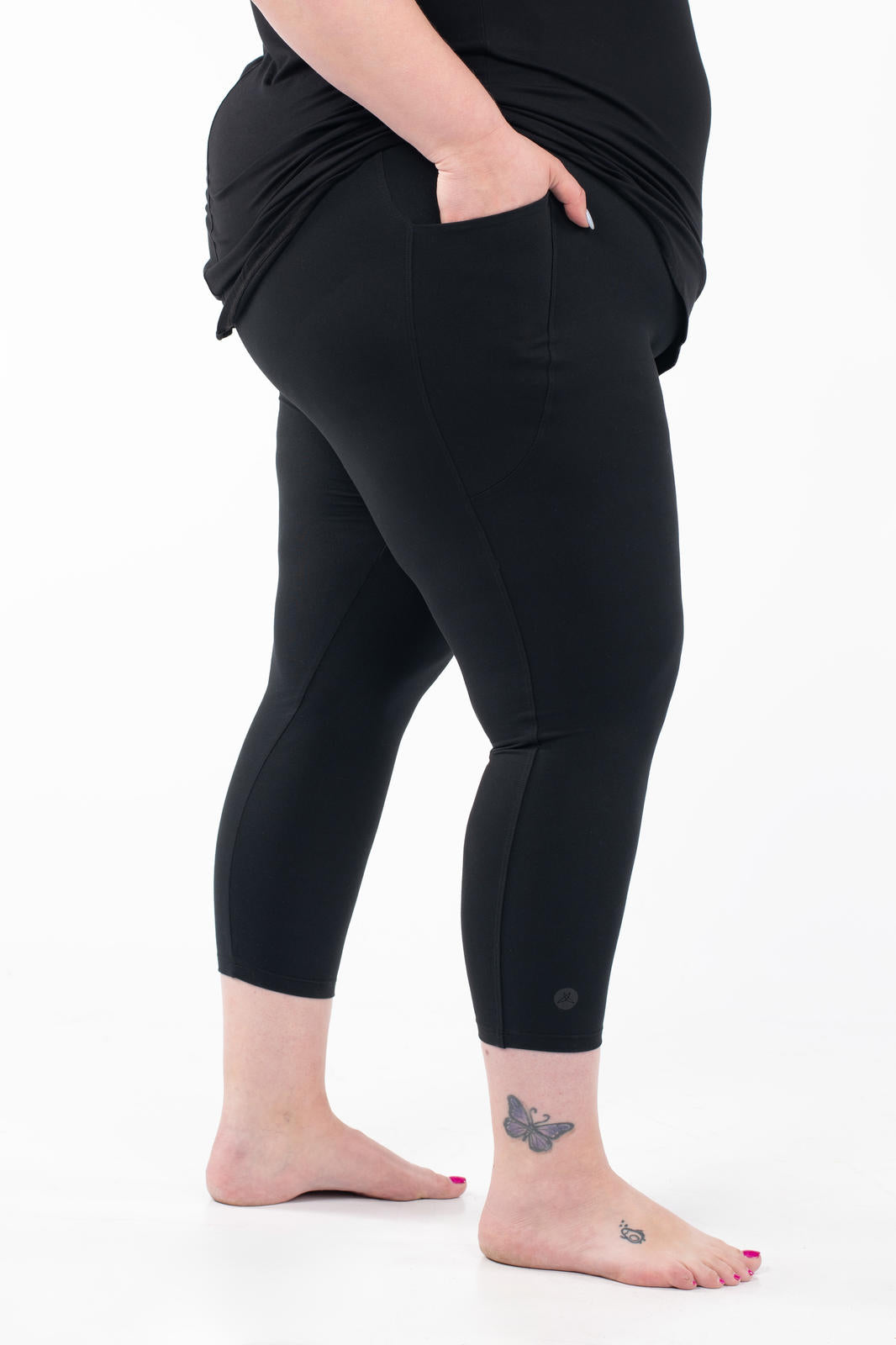 Signature Waist Pocket Crops