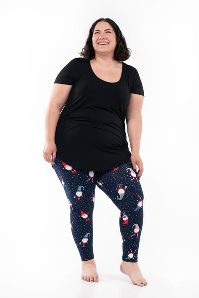 Chilling With My Gnomies - Signature Leggings